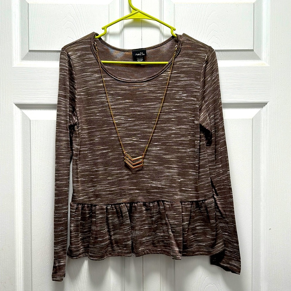 Light long sleeve shirt with necklace